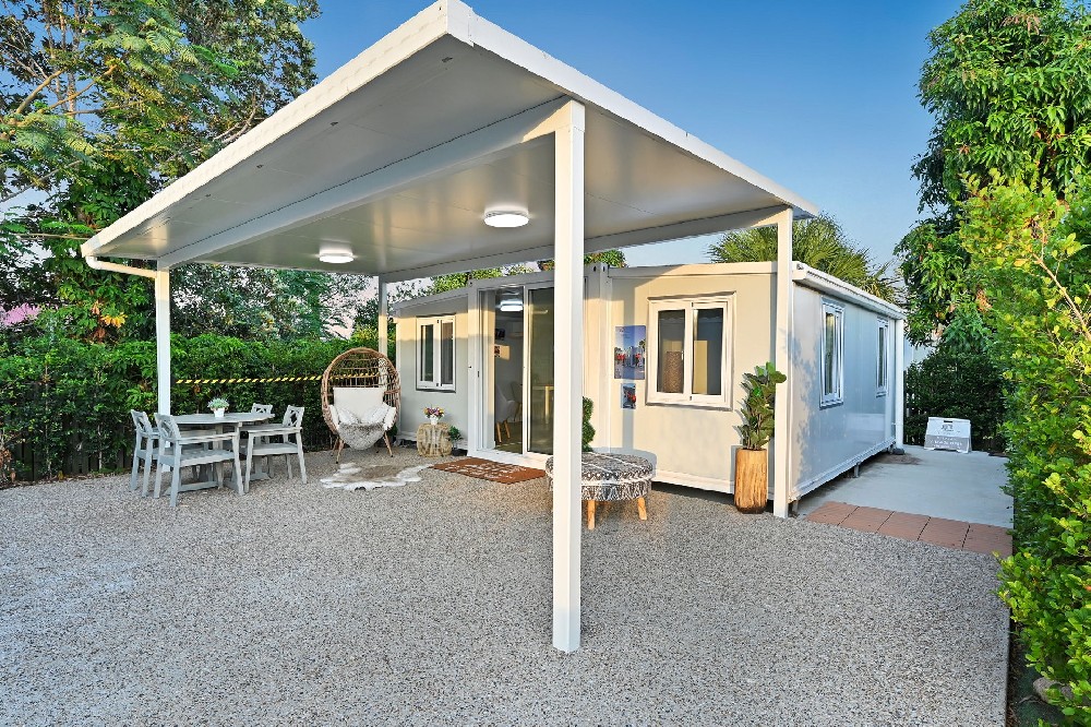 20ft expendable house with roof