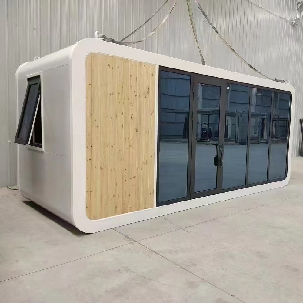 20ft Apple Studio